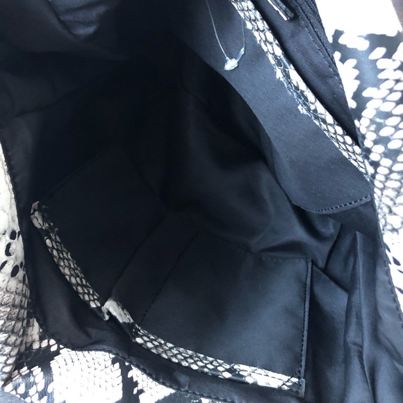 ONE OF A KIND Aldo Sample Messenger Bag - Picture 4 of 5